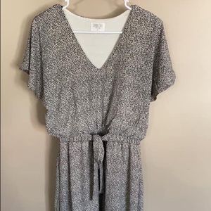 V-neck midi dress with pockets! Size M.